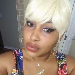 Meet your Posher, Renata